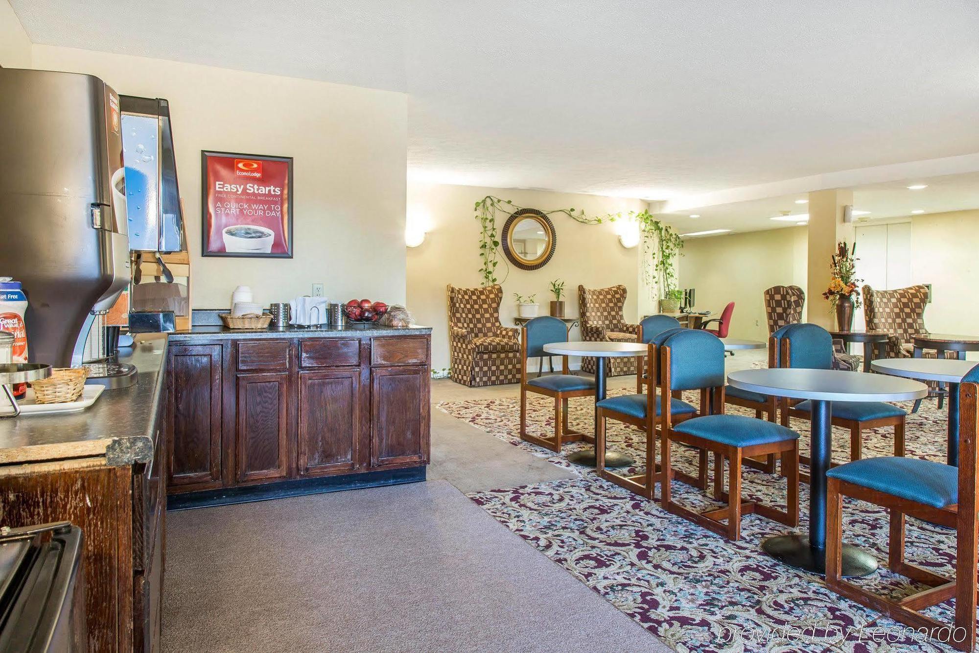 Econo Lodge Inn & Suites Groton Εξωτερικό φωτογραφία