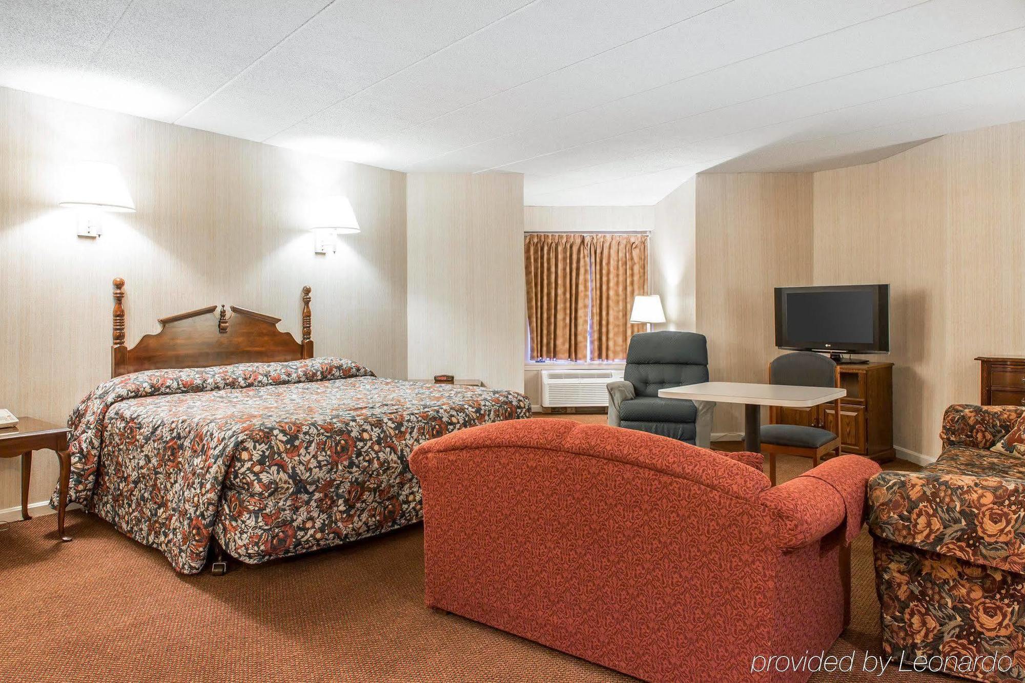 Econo Lodge Inn & Suites Groton Εξωτερικό φωτογραφία