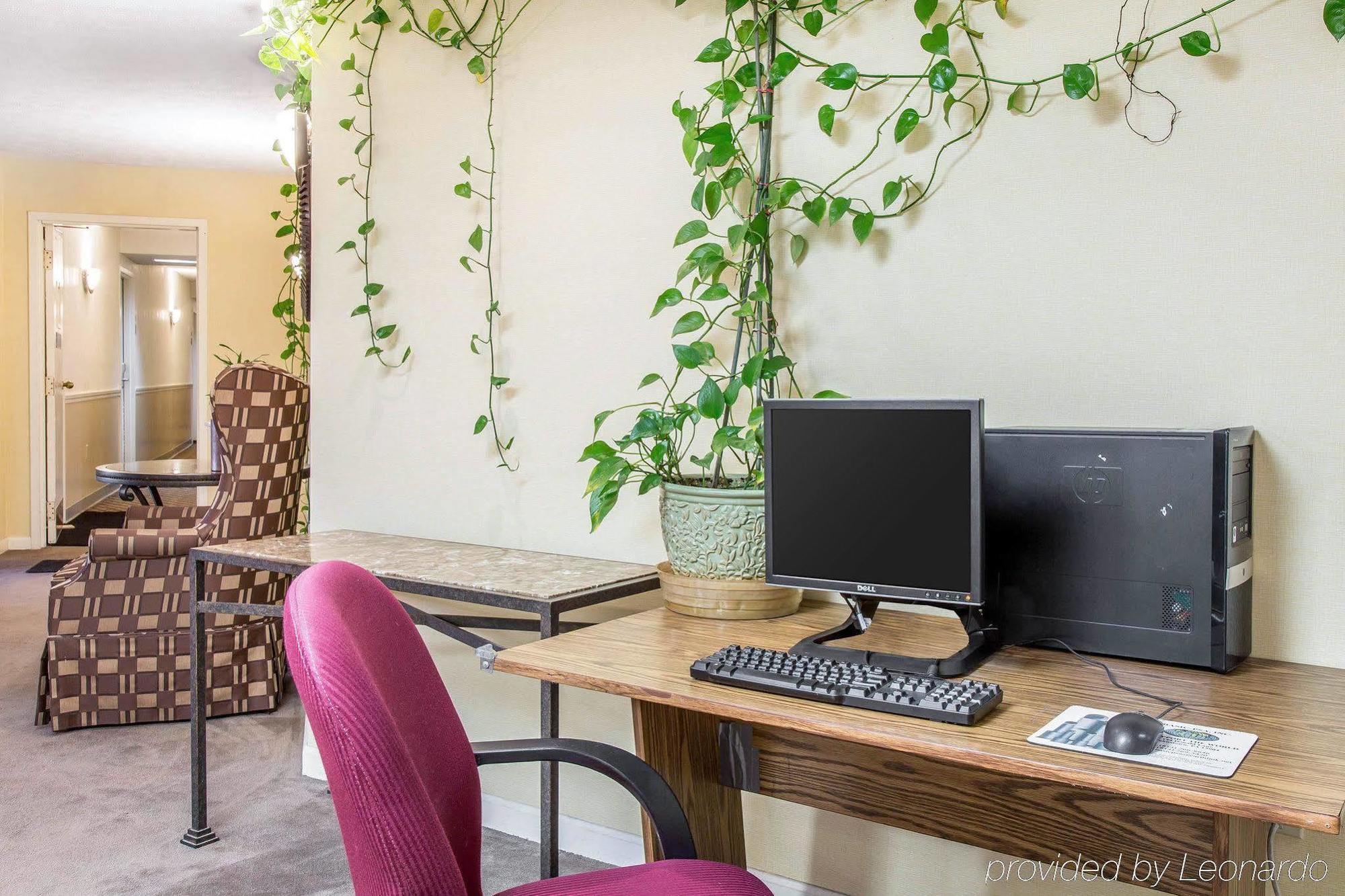 Econo Lodge Inn & Suites Groton Εξωτερικό φωτογραφία