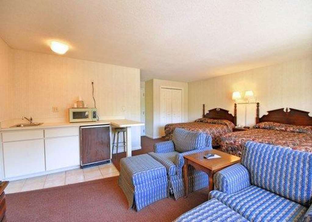 Econo Lodge Inn & Suites Groton Δωμάτιο φωτογραφία