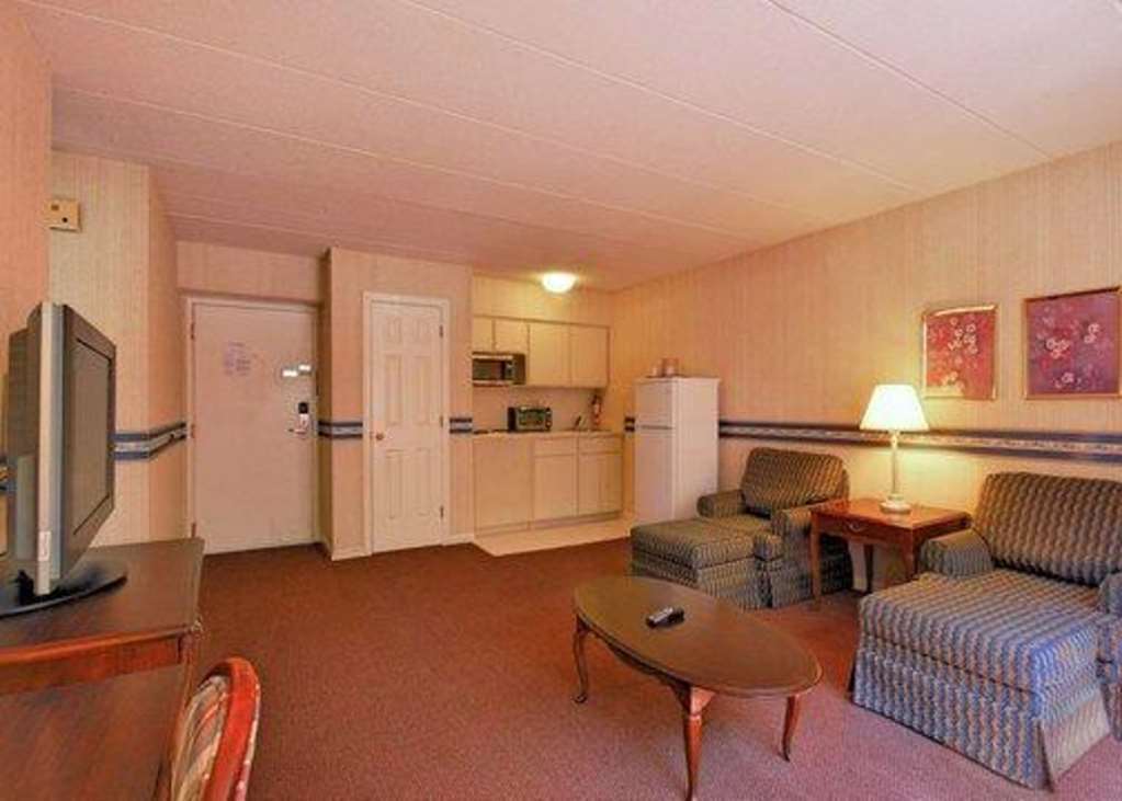 Econo Lodge Inn & Suites Groton Δωμάτιο φωτογραφία