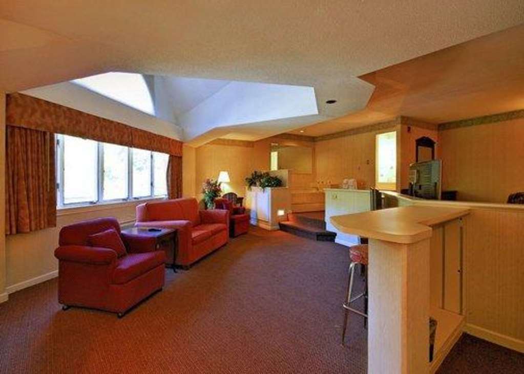 Econo Lodge Inn & Suites Groton Δωμάτιο φωτογραφία