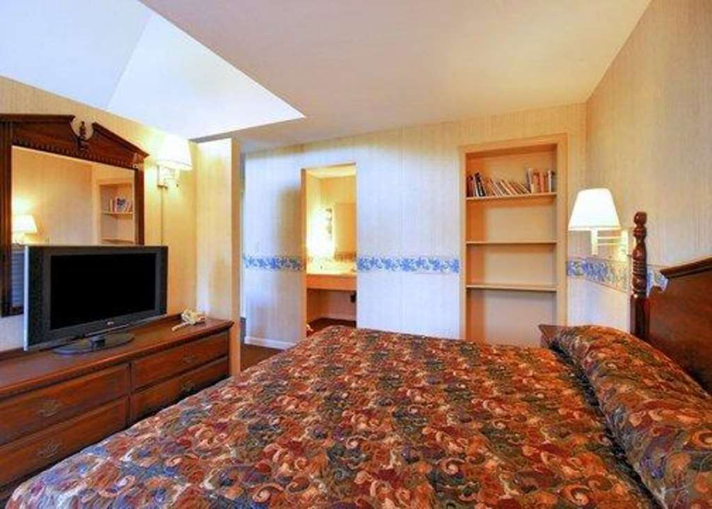 Econo Lodge Inn & Suites Groton Δωμάτιο φωτογραφία