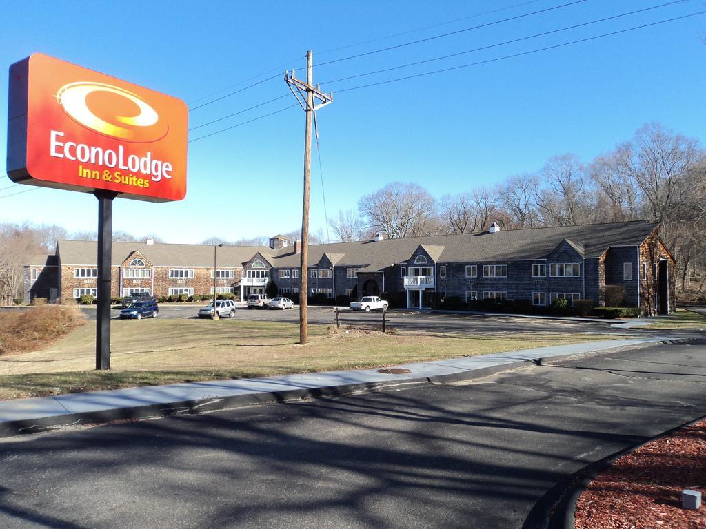 Econo Lodge Inn & Suites Groton Εξωτερικό φωτογραφία